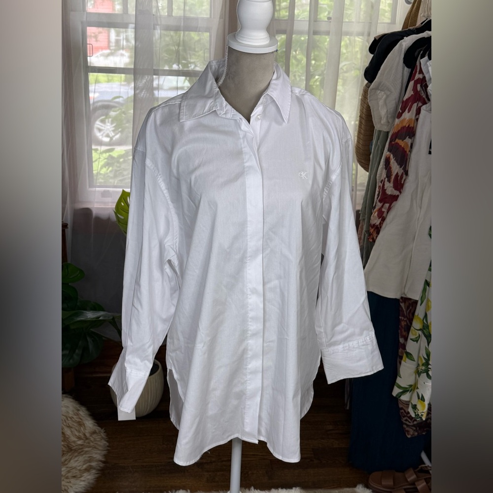 ☀️SUMMER CLEARANCE SALE☀️ Calvin Klein Jeans White Button Down Shirt Relaxed Fit